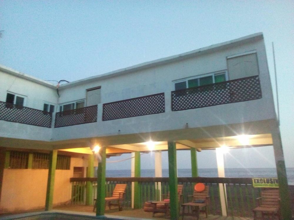 Tortugas Place Hotel Y Bungalos Monterrico Buitenkant foto