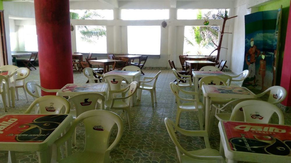 Tortugas Place Hotel Y Bungalos Monterrico Buitenkant foto