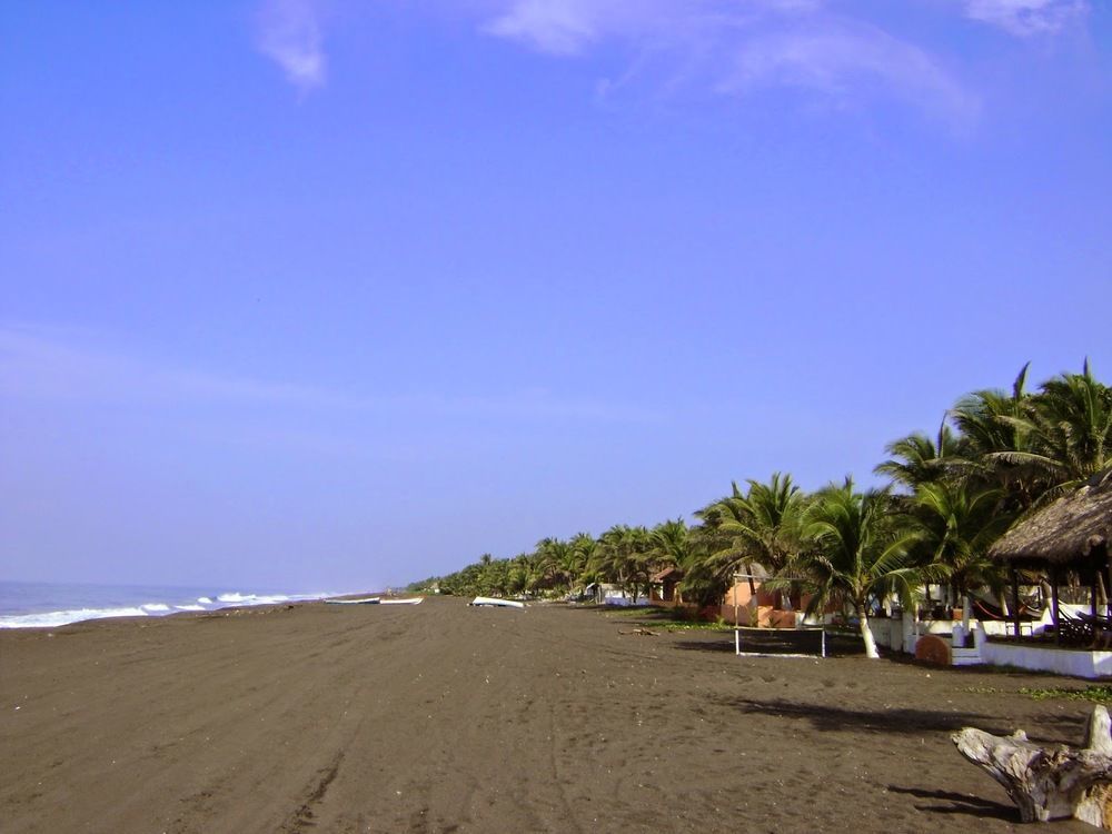 Tortugas Place Hotel Y Bungalos Monterrico Buitenkant foto
